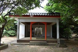 岬八幡神社拝殿