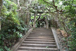 岬八幡神社入口階段