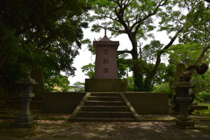 国上招魂神社の記念碑