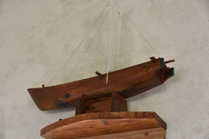 諏訪神社祭壇の帆船の模型