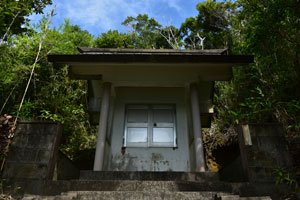 諏訪神社の本堂
