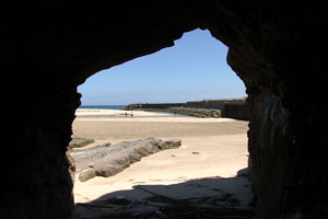 前之浜海岸洞穴から見た風景