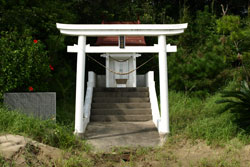 岩屋八幡神社