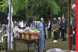 �j���t��