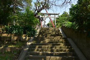坂井豊受神社の参道の階段