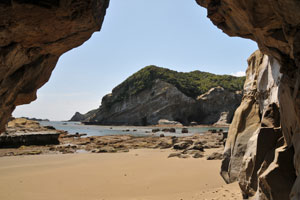 浜田海岸洞穴から見た風景
