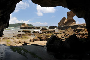 熊野海岸洞穴