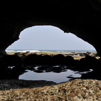 鉄浜海岸洞穴2012年4月8日