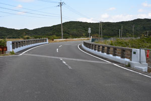 県道75号線に架かる阿嶽橋