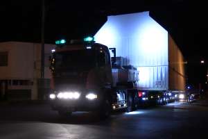 �㒆�����_��ʉ߂���t�F�A�����O��ύڂ�����^�g���[���[