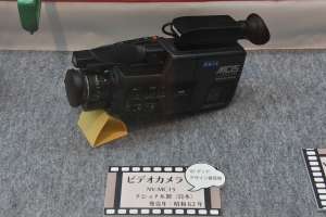 �i�V���i�����̃r�f�I�J����